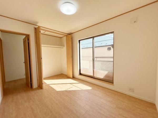 3LDK Detached House for Sale in Hino, Tokyo - Thumbnail 2