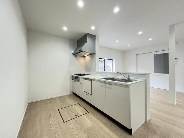 5LDK Detached House with Parking in Kitakyushu, Fukuoka - Image 29