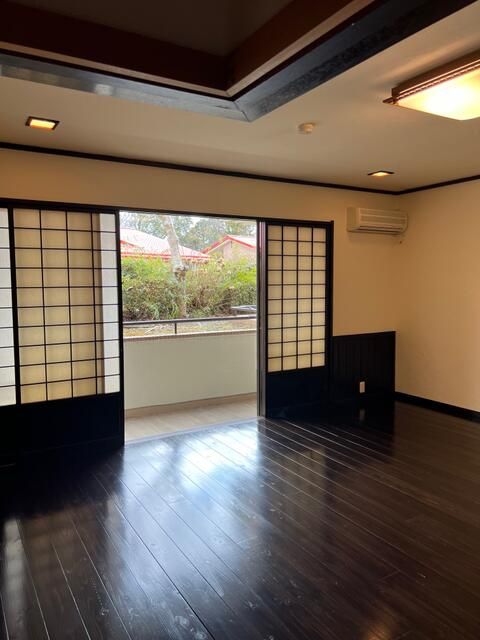 2LDK Apartment for Sale in Hakone, Kanagawa - Verude no Mori Villa - Thumbnail 2