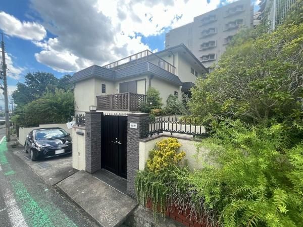 5SLDK House for Sale in Nishinomiya, Hyogo | 577 sqm Land - Main Image