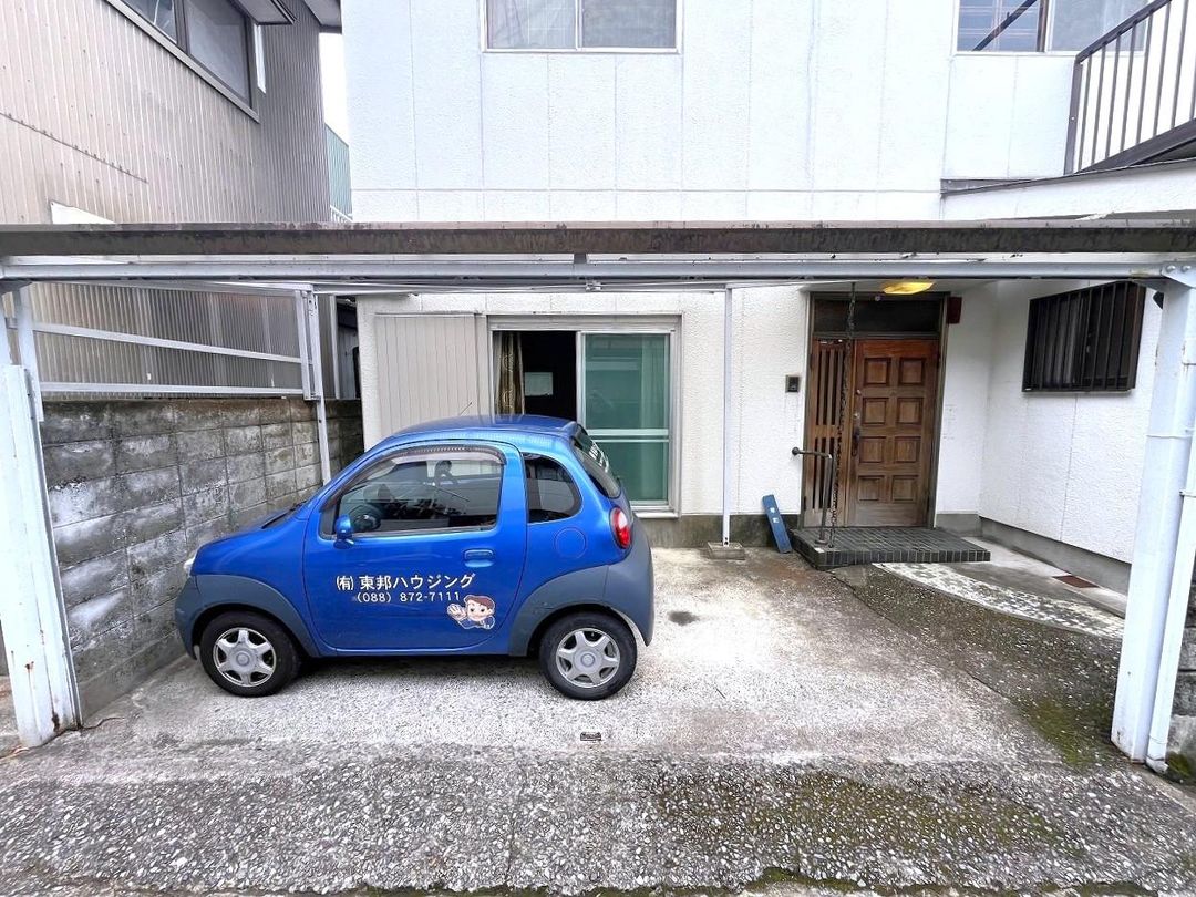 6DK Steel-Framed House with Free Parking in Kochi City - Thumbnail 2