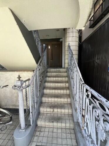 Commercial Space for Rent in Setagaya, Tokyo - 86.95m² - Thumbnail 4
