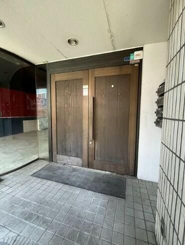 Commercial Space for Rent in Setagaya, Tokyo - 86.95m² - Thumbnail 2