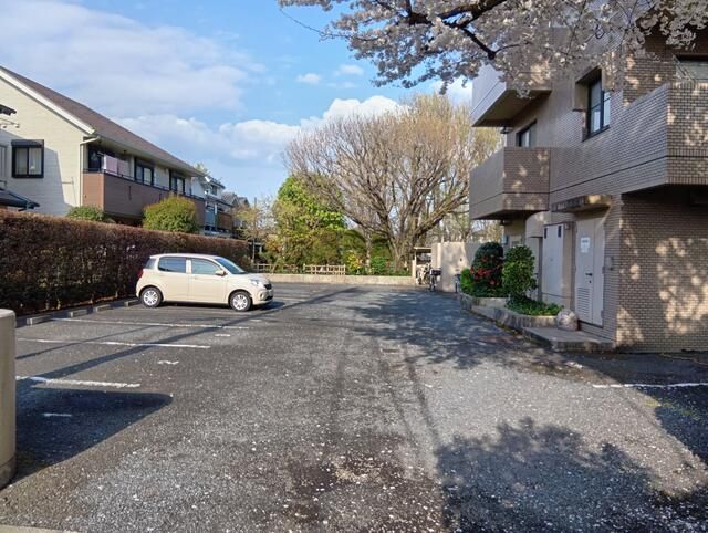 Rental Parking Space in Nakano, Tokyo | 19,250 Yen/Month - Thumbnail 3