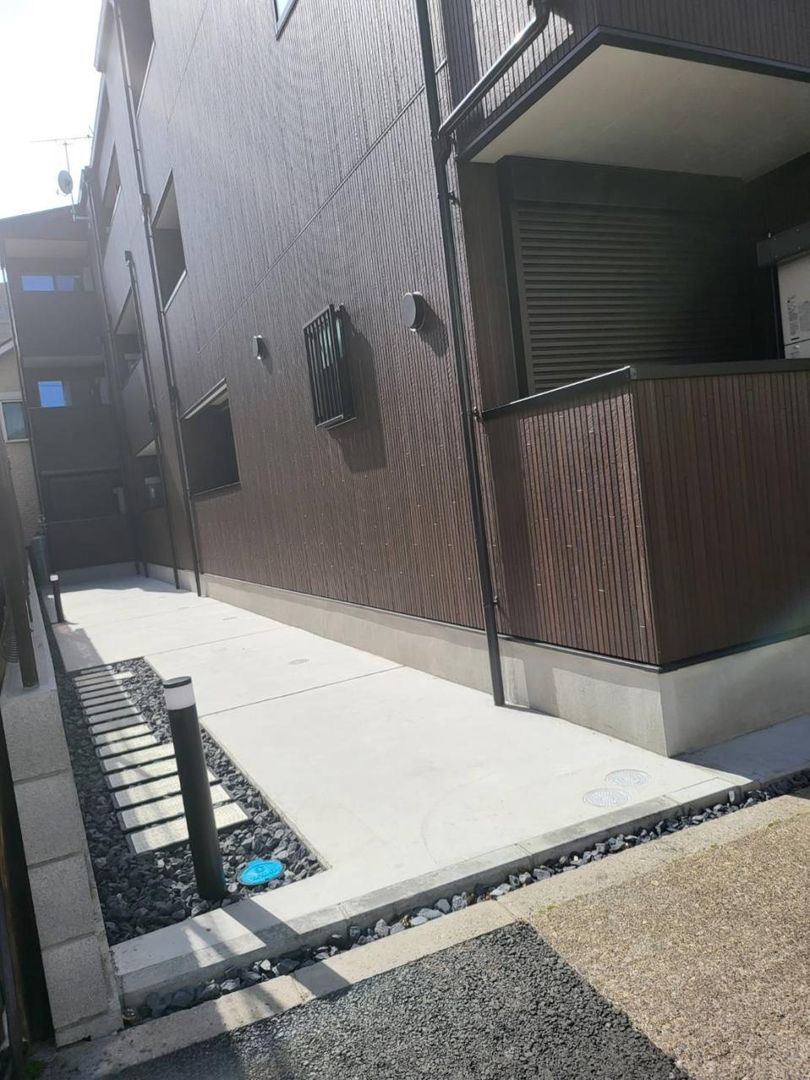 New Apartment Building for Sale in Adachi-ku Tokyo 14 Units - Thumbnail 2
