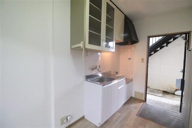 Beach Garden Miyuki 1K Apartment for Rent in Kamogawa, Chiba - Thumbnail 4