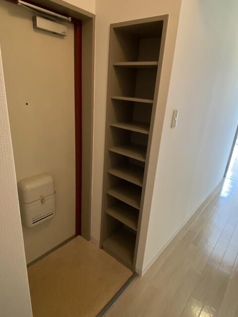 2LDK Apartment for Rent in Sapporo's Toyohira Ward - Thumbnail 2
