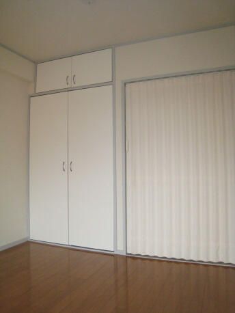 1K Apartment for Rent in Yokohama's Tsurumi Ward, Kanagawa - Thumbnail 4