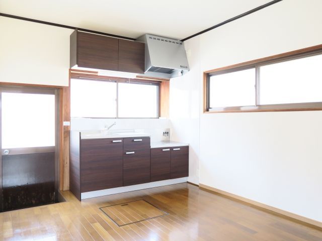 1984 3DK Detached House for Sale in Ōmuta, Fukuoka - Thumbnail 3