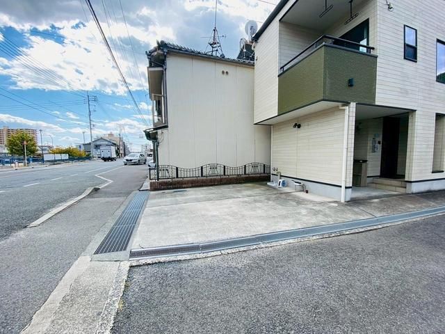 Modern 3LDK Detached House for Sale in Kure, Hiroshima - Thumbnail 4
