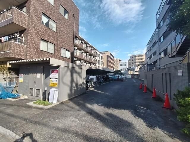 3LDK Apartment for Rent in Kita Ward, Tokyo - Gran Park - Thumbnail 2