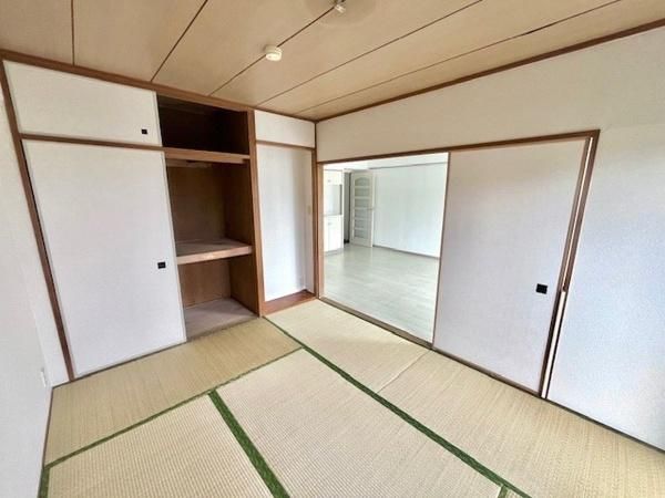 3LDK Apartment for Sale in Higashimurayama, Tokyo | Park Avenue Akitsu - Thumbnail 2