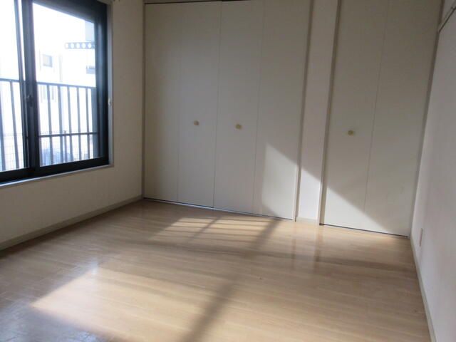 PROSPER Apartment for Rent in Yokohama Kohoku Ward - Thumbnail 2
