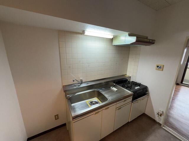 1K Apartment for Rent in Ashikaga, Tochigi - 27 sqm - Thumbnail 3