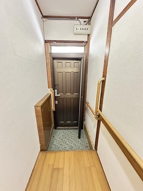 1973 Wooden 3DK House for Sale in Takarazuka, Hyogo - Thumbnail 4
