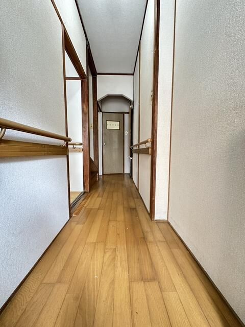 1973 Wooden 3DK House for Sale in Takarazuka, Hyogo - Thumbnail 2