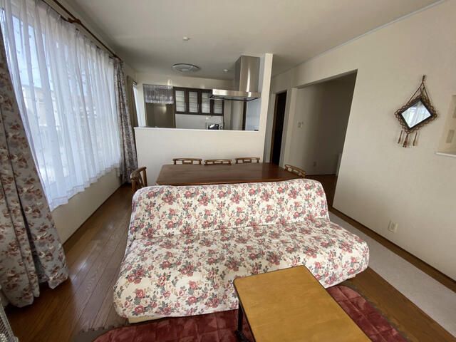 4LDK House for Sale in Sapporo's Higashi-ku with Garden - Image 29