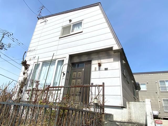 4LDK House for Sale in Sapporo's Higashi-ku with Garden - Image 7