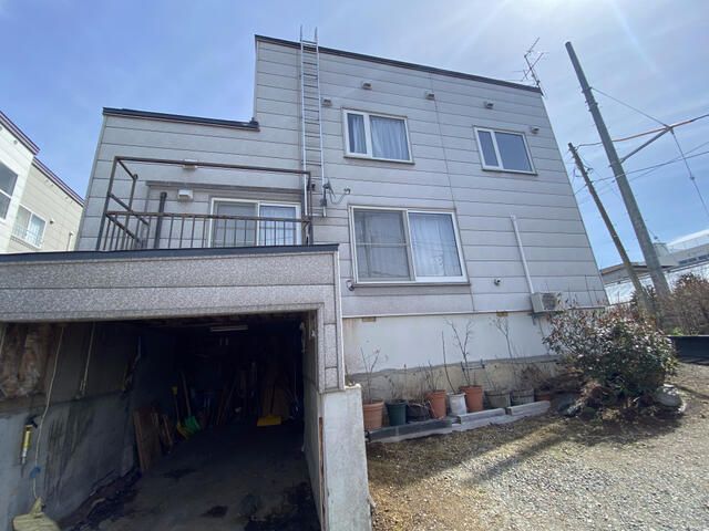 4LDK House for Sale in Sapporo's Higashi-ku with Garden - Image 7