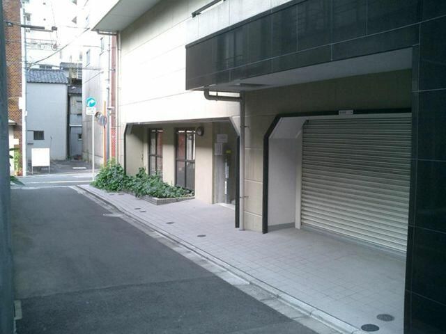 Compact Parking Space for Rent in Asakusa, Tokyo - Thumbnail 2