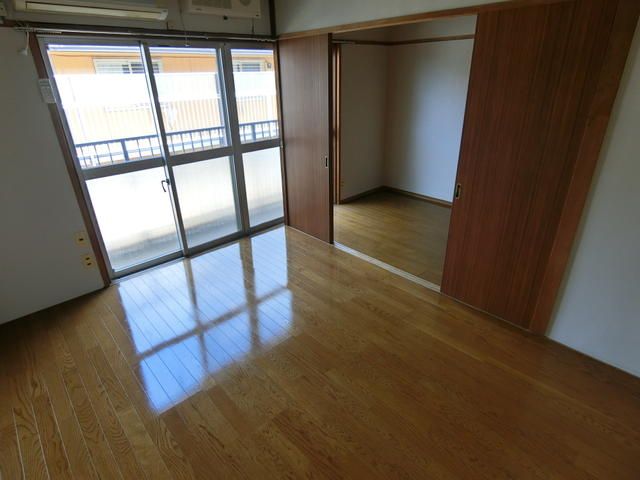 First Nishisunagawa Heights 2K Apartment for Rent in Tachikawa - Thumbnail 4