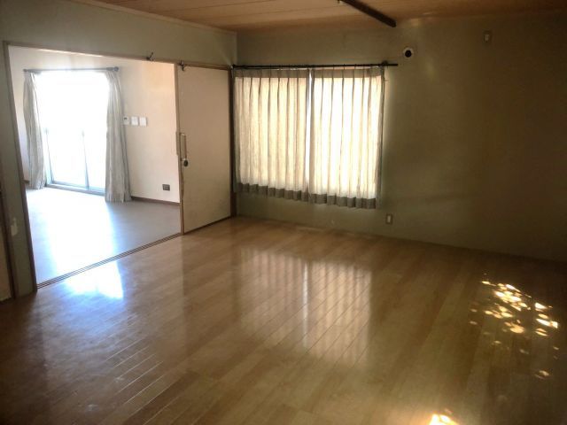 4LDK Corner Lot House in Fukuoka's Rōji District - Thumbnail 3