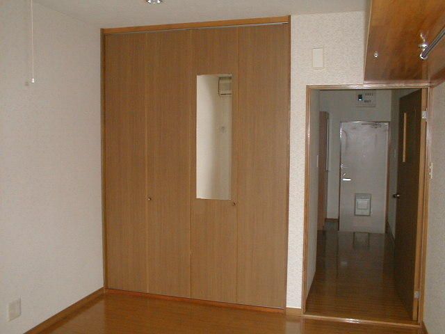 1K Apartment for Rent in Joetsu City, Niigata - 32,000 Yen - Thumbnail 2