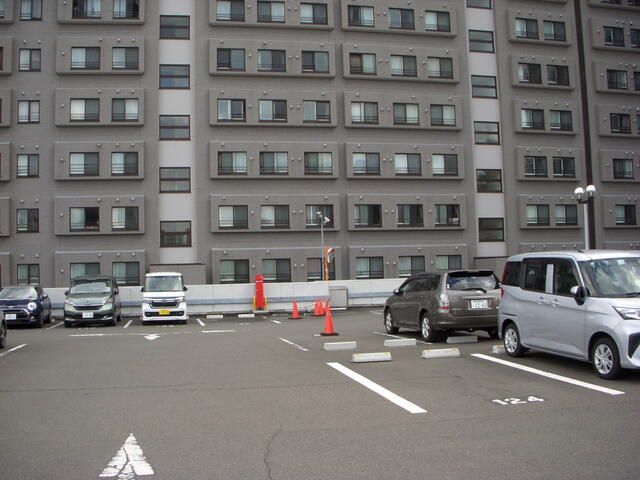 4LDK Apartment in Sapporo Chuo Ward Near Tram Station - Thumbnail 2