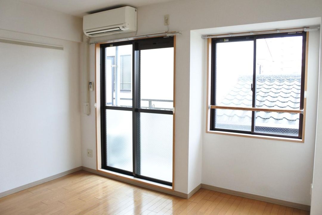 One-Room Apartment for Rent in Wakabayashi-ku, Sendai - Thumbnail 2