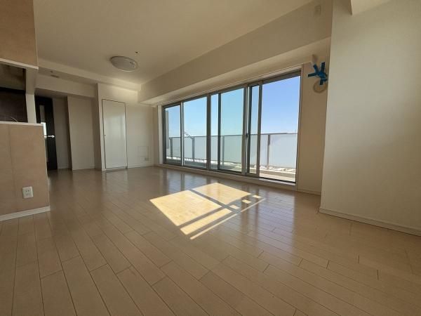 2LDK Apartment in Toyocho Central Tower, Koto, Tokyo - Thumbnail 2
