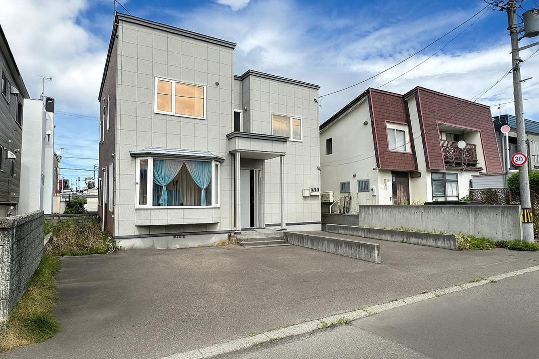 4SLDK House for Sale in Teine-ku, Sapporo with Garden - Thumbnail 3