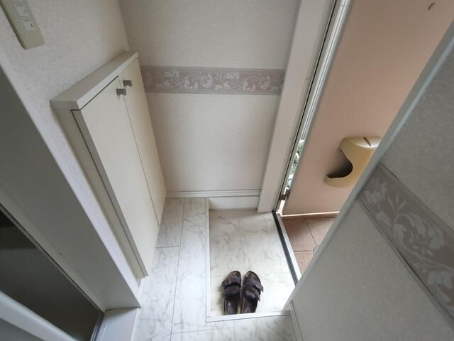 Yokosuka 1R Apartment for Rent Near Yokosuka Chuo Station - Thumbnail 3