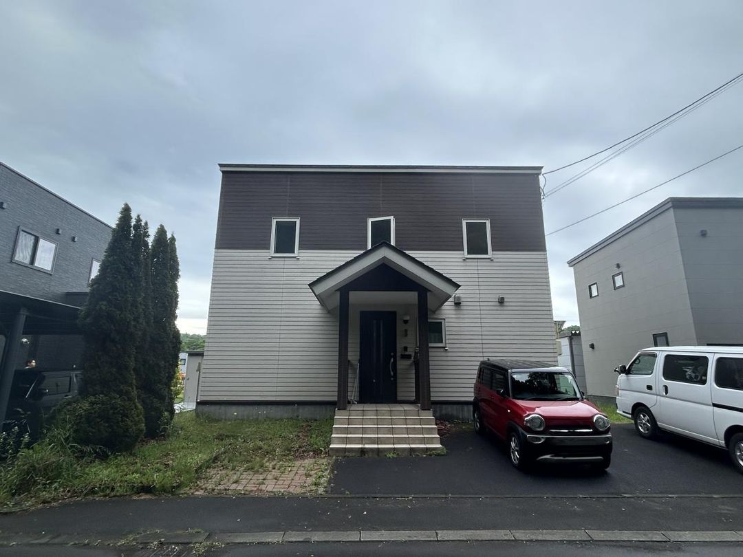 4LDK House for Sale in Quiet Chitose, Hokkaido with Garden - Image 9