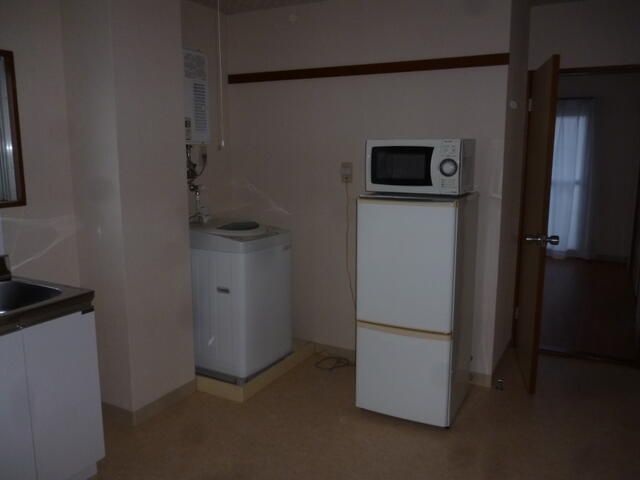 2DK Apartment for Rent in Moroyama, Saitama - 45.68m² - Thumbnail 4