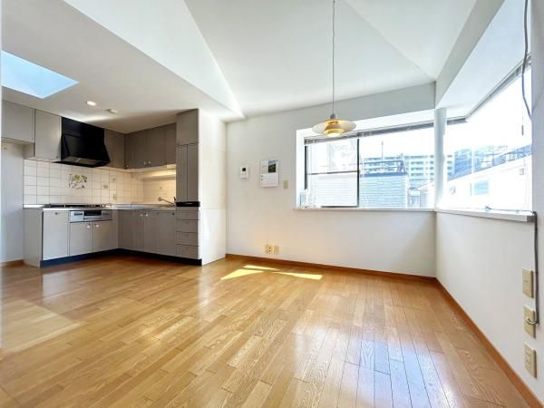 2LDK Detached House for Sale in Kohoku Ward, Yokohama - Thumbnail 4