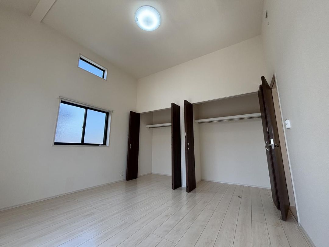 Modern 4LDK House in Isesaki with 3 Parking Spaces - Thumbnail 3