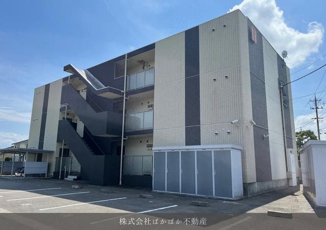 Reinforced Concrete Apartment Building in Toyama City - Thumbnail 2