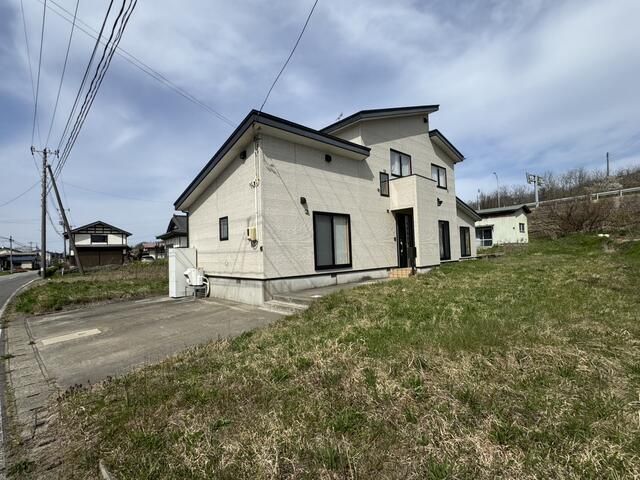 Spacious 5LDK House for Sale in Akita City, Akita - Thumbnail 2