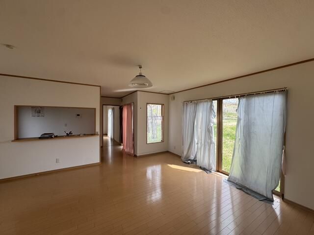 Spacious 5LDK House for Sale in Akita City, Akita - Thumbnail 4