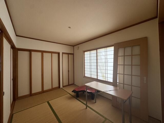 Spacious 5LDK House for Sale in Akita City, Akita - Thumbnail 3