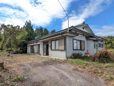 Century-Old Farmhouse with Field in Shimogo, Fukushima - Thumbnail 3