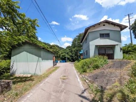 Renovated Kominka in Kitakata, Fukushima with Mountain Views - Thumbnail 2