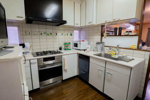 4SLDK House for Sale in Quiet Wakayama City Neighborhood - Image 19