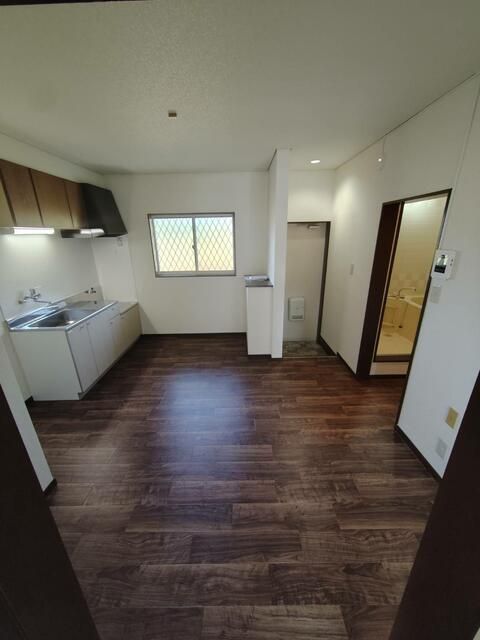 2DK Apartment for Rent in Midori Ward, Chiba City - Thumbnail 2