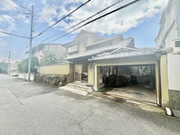 5LDK Detached House on 316 sqm Land in Nishinomiya, Hyogo - Thumbnail 2