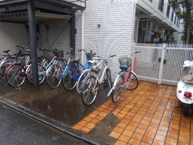 1K Apartment for Sale near Narimasu Station, Itabashi, Tokyo - Thumbnail 3