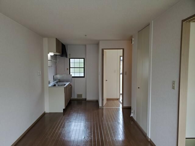 1LDK Apartment for Rent in Kiryu City, Gunma - Thumbnail 3