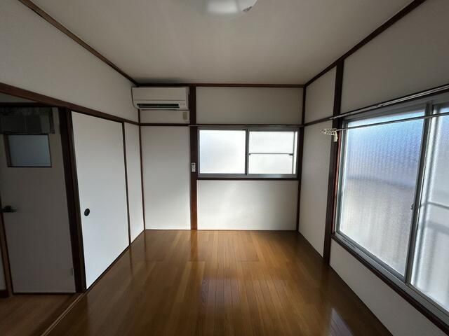 1K Apartment for Rent in Atsugi, Kanagawa - 18 sqm - Thumbnail 3