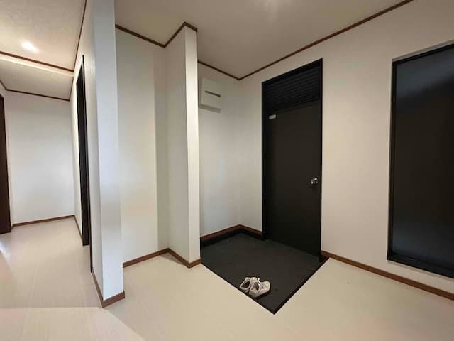 Spacious 3LDK Apartment for Rent in Hirosaki, Aomori - 216 sqm - Thumbnail 3