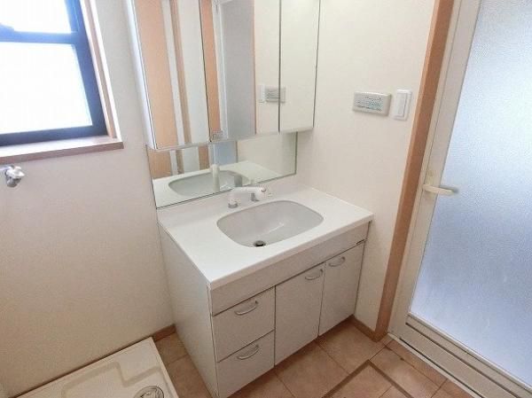 4LDK Detached House for Sale in Kobe's Kita Ward, Hyogo - Thumbnail 4